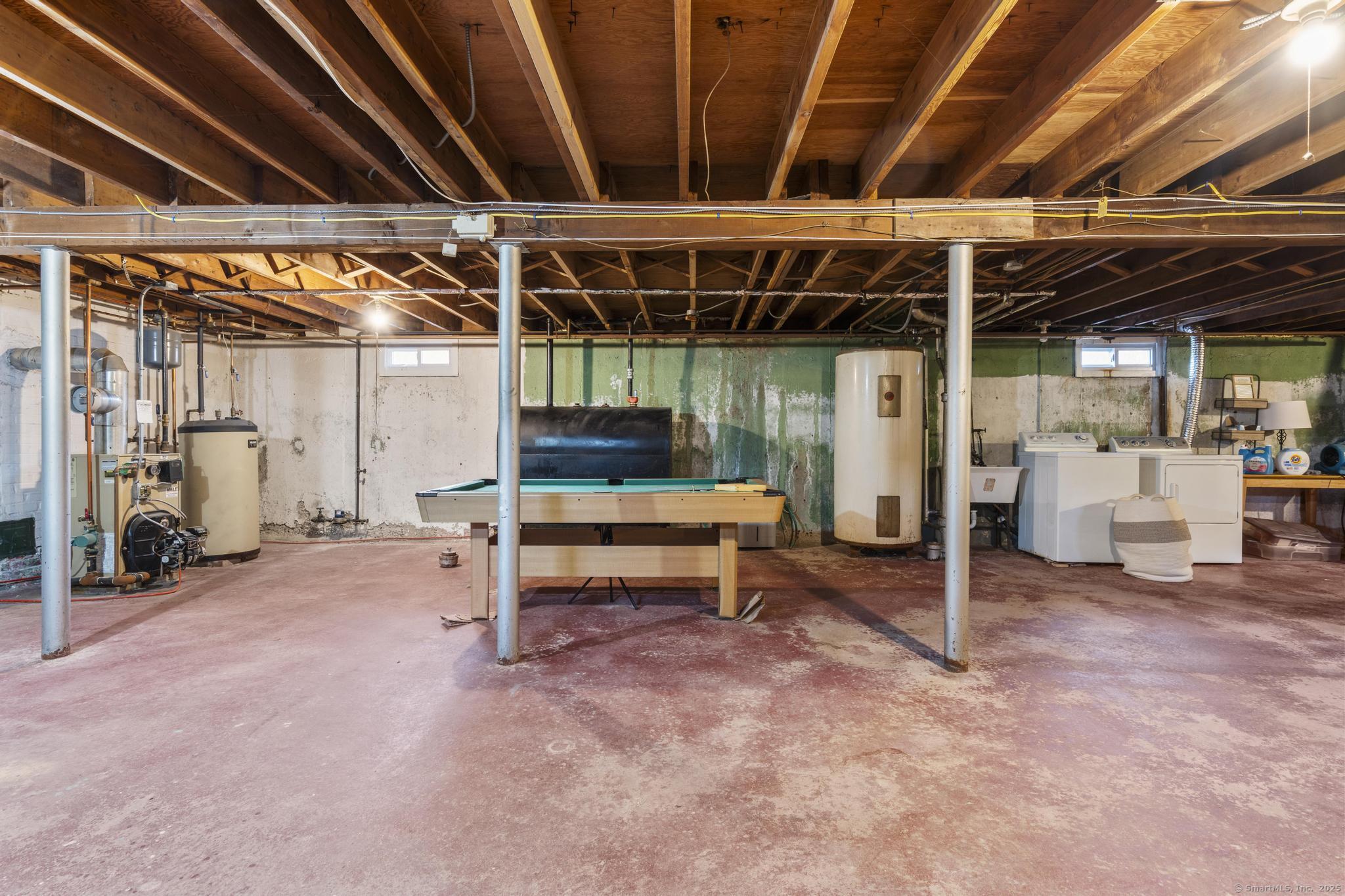 West Hartford, Connecticut 06119, United States, 2 Bedrooms Bedrooms, ,1 BathroomBathrooms,Residential,Pending,236863