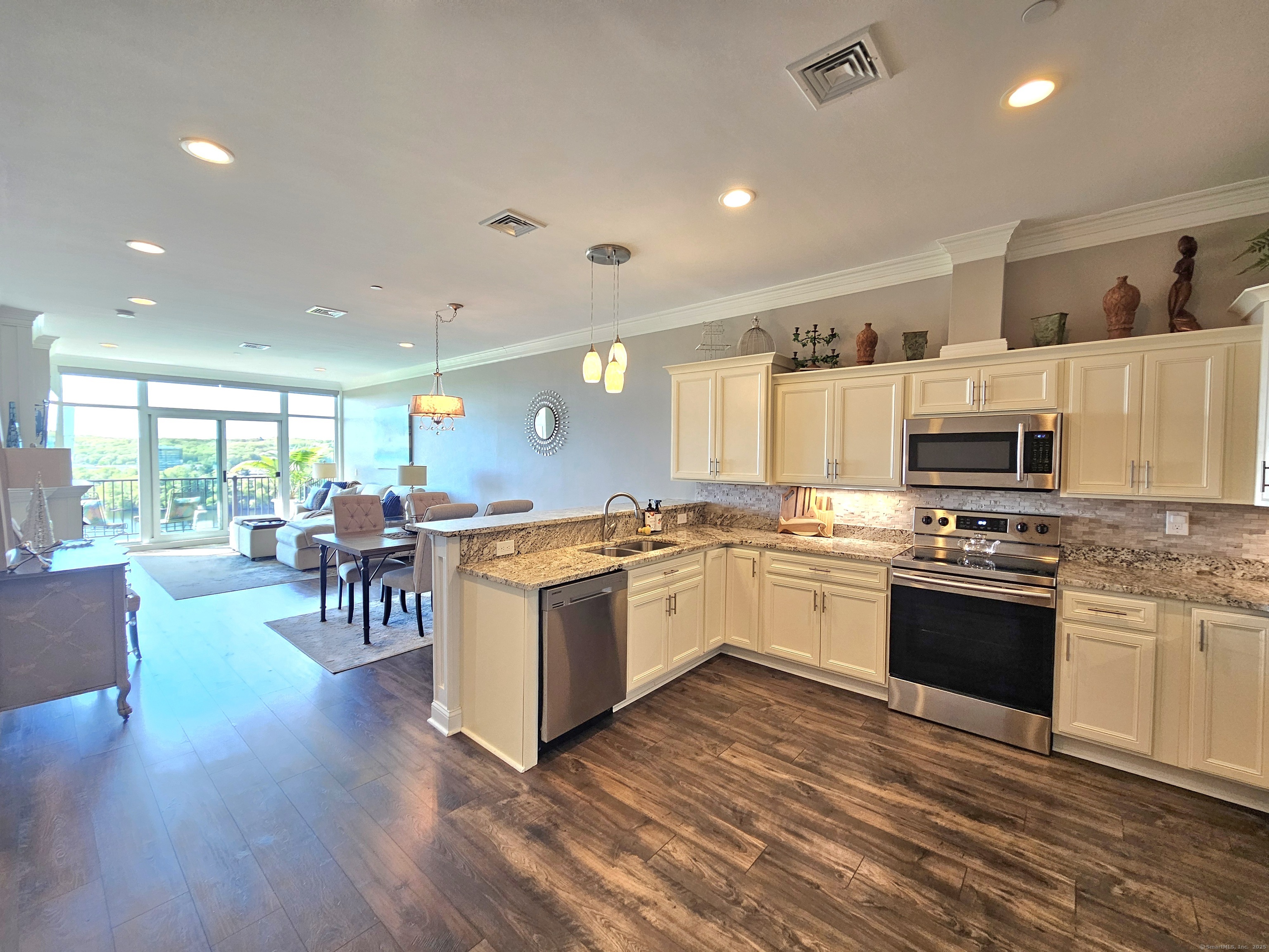586 W Thames Street #APT 505, Norwich, Connecticut image 7
