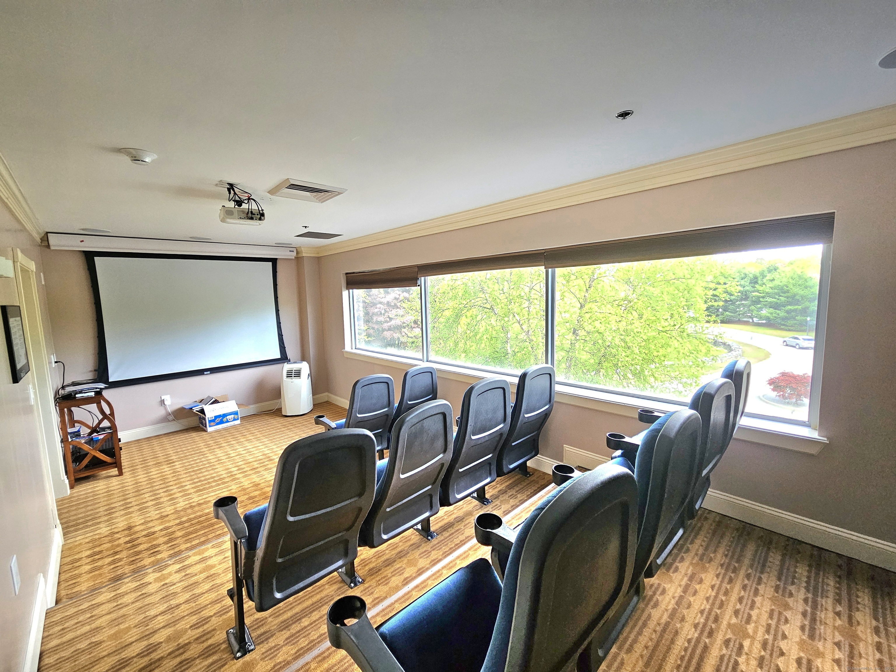 586 W Thames Street #APT 505, Norwich, Connecticut image 34