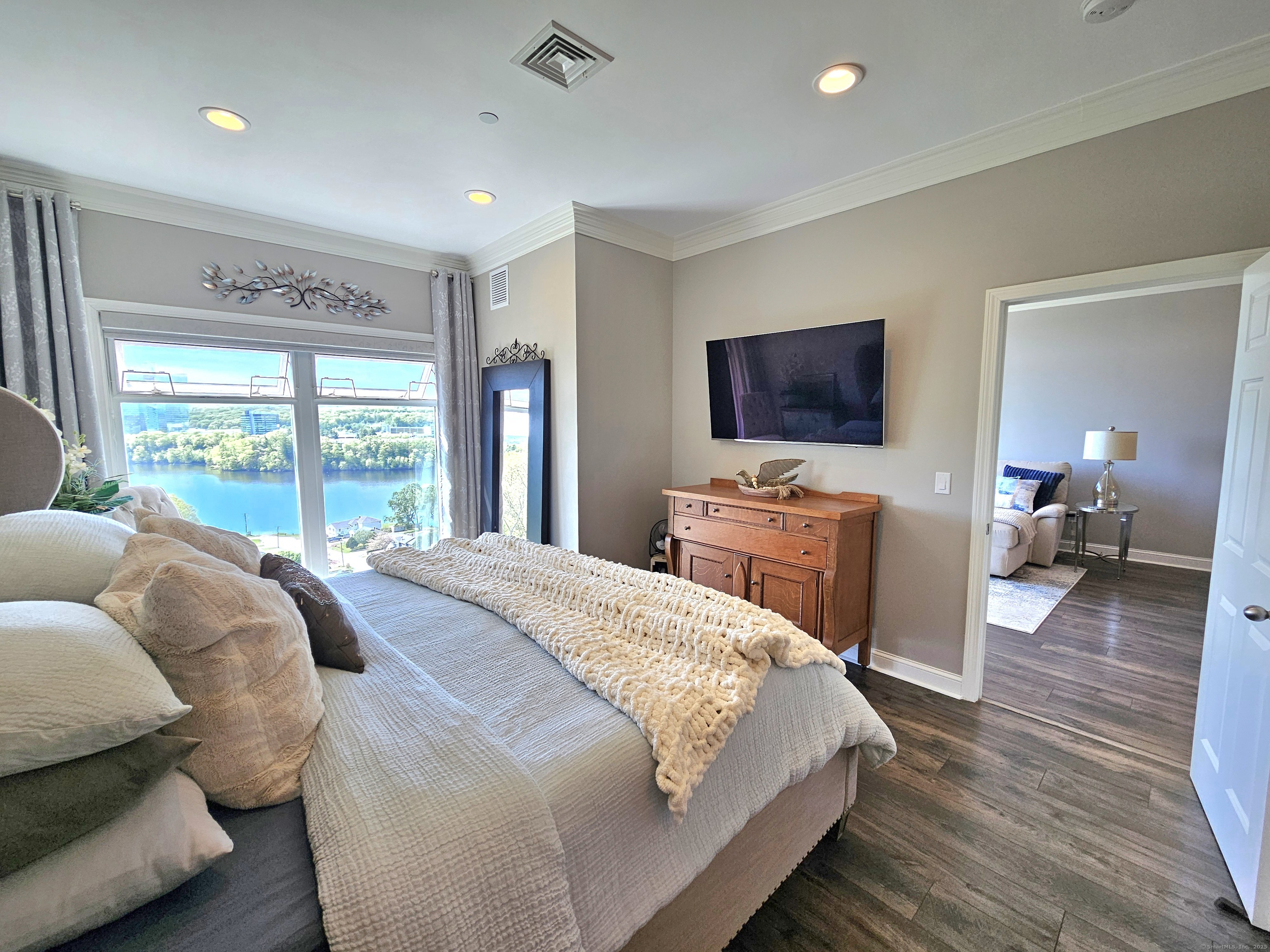 586 W Thames Street #APT 505, Norwich, Connecticut image 19