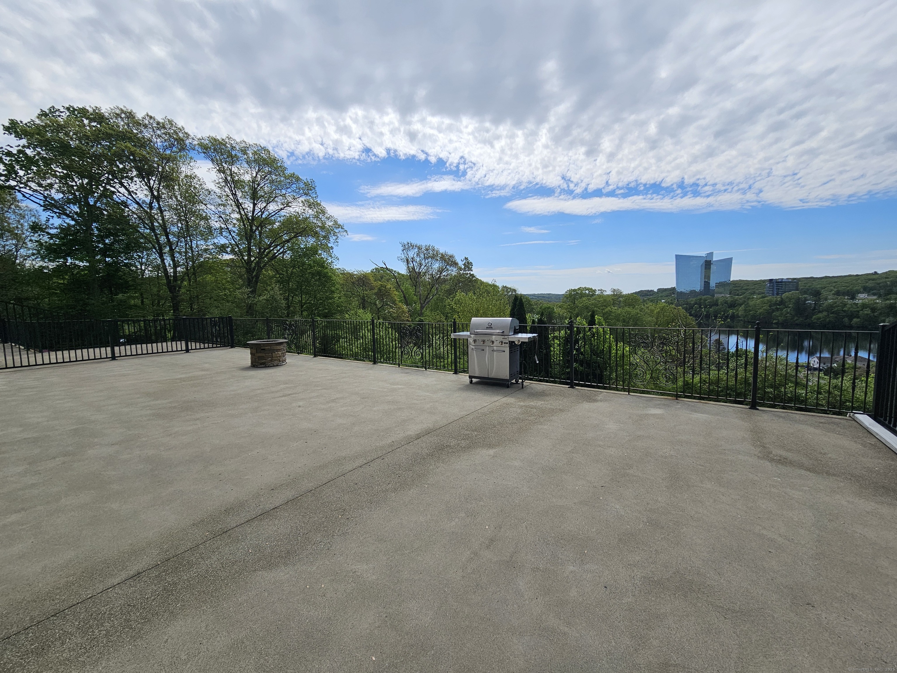586 W Thames Street #APT 505, Norwich, Connecticut image 38