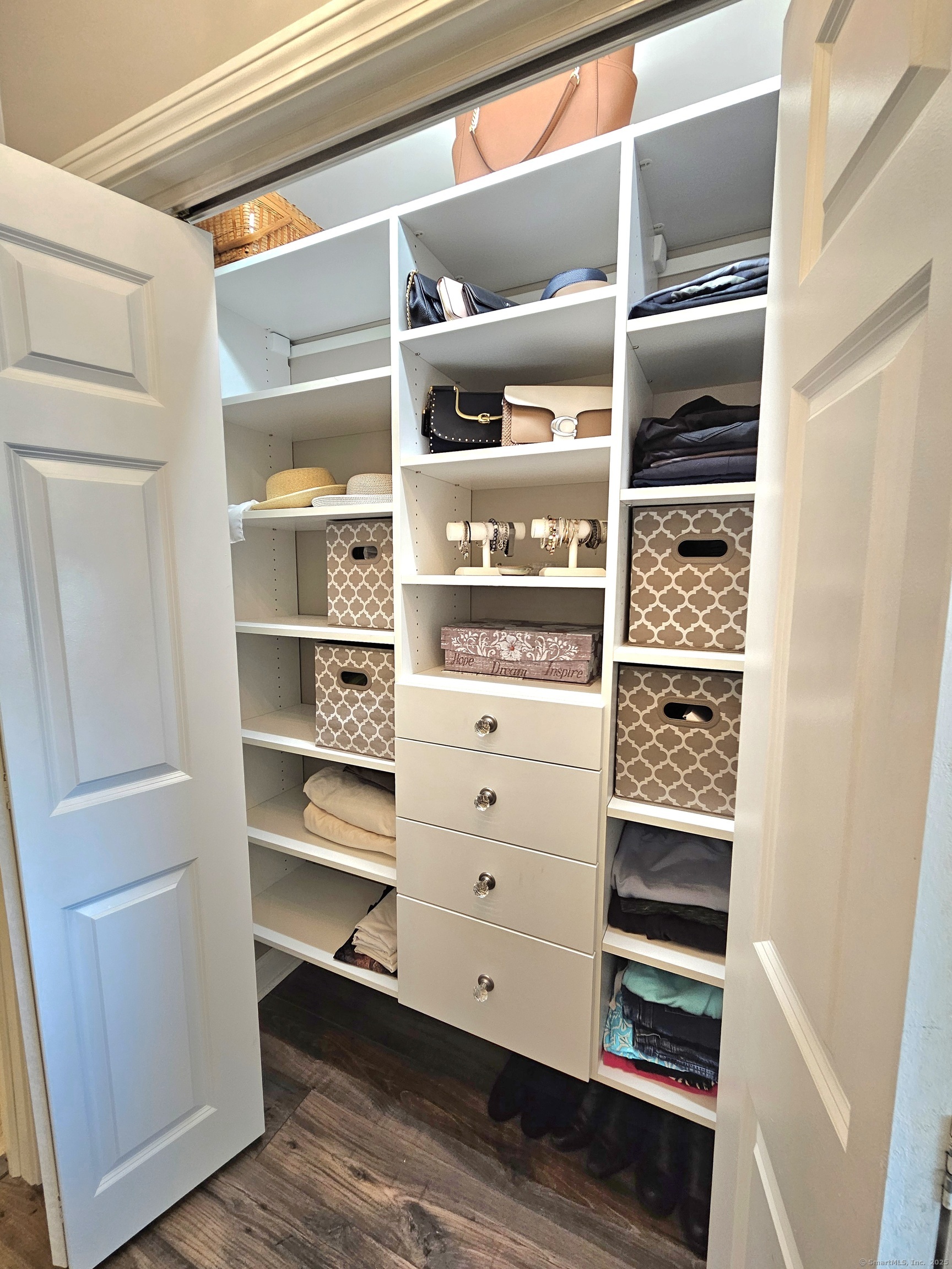 586 W Thames Street #APT 505, Norwich, Connecticut image 24
