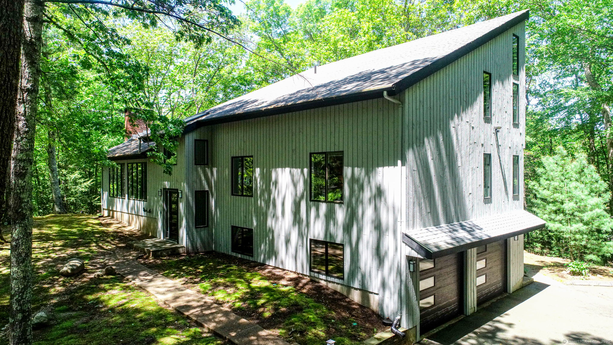 8 Bruce Lane