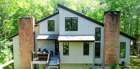 8 Bruce Lane Avon CT 06001
