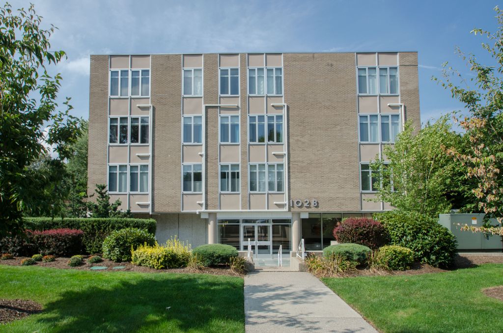 Photo of 1028 Farmington Avenue #APT 1C, West Hartford, CT 06107 (MLS # 24134598)