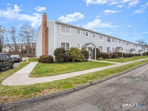 Photo of 89 Carriage Path S #89, Milford, CT 06460 (MLS # 24162578)