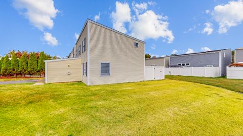 Tiny photo for 7 Inverness Square, Middletown, CT 06457 (MLS # 24132438)