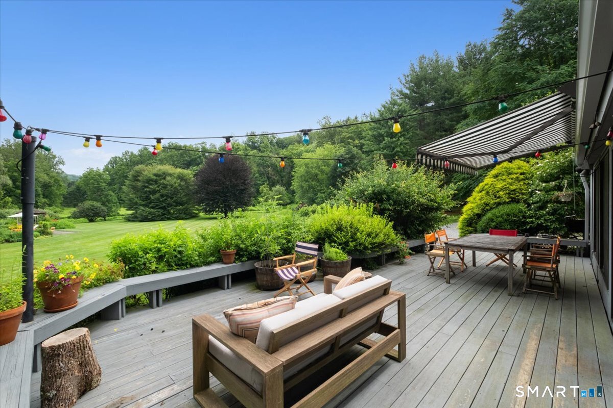 7 Anderson Road East