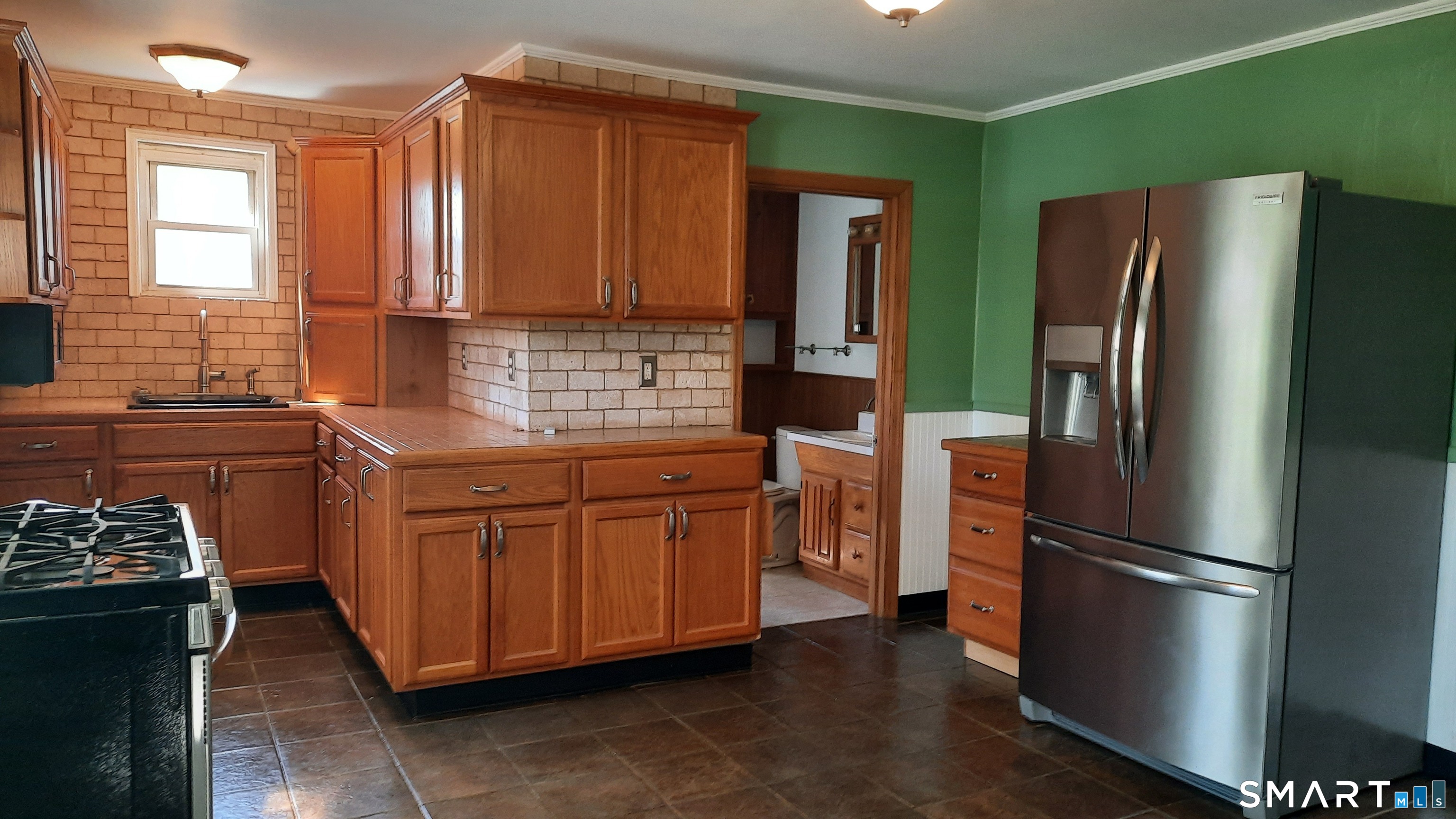 21-23 Community Avenue