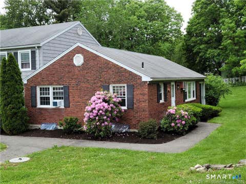 Condo For Rent - 1 Old Farms Lane #1<br/> Litchfield County, New Milford, CT 06776