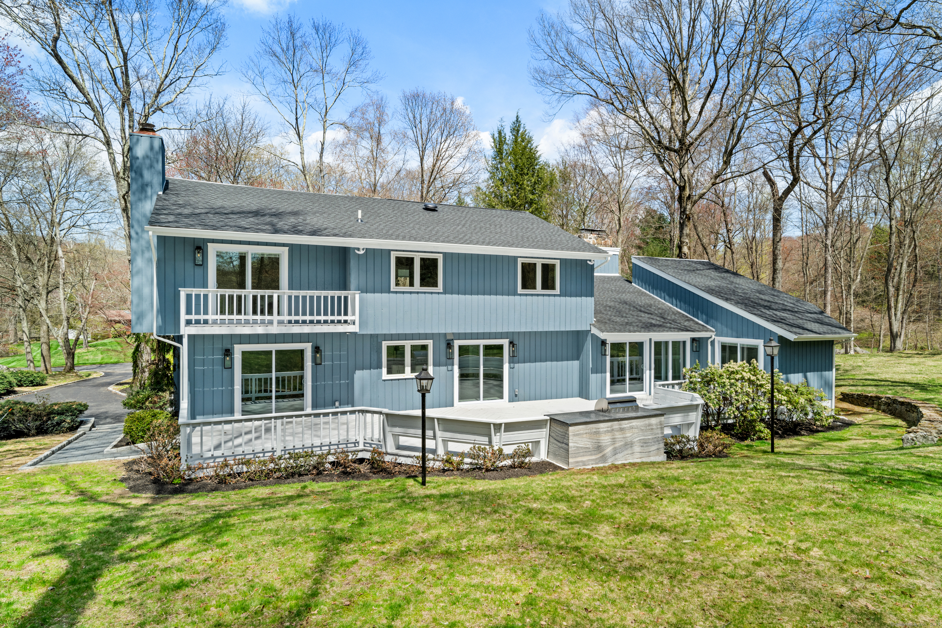 16 Hedge Brook Lane, Stamford, Connecticut image 4
