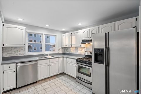 Tiny photo for 702 Quinnipiac Avenue #APT A, New Haven, CT 06513 (MLS # 24157559)