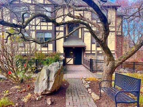 Photo of 50 Aiken Street #APT 382, Norwalk, CT 06851 (MLS # 24141231)