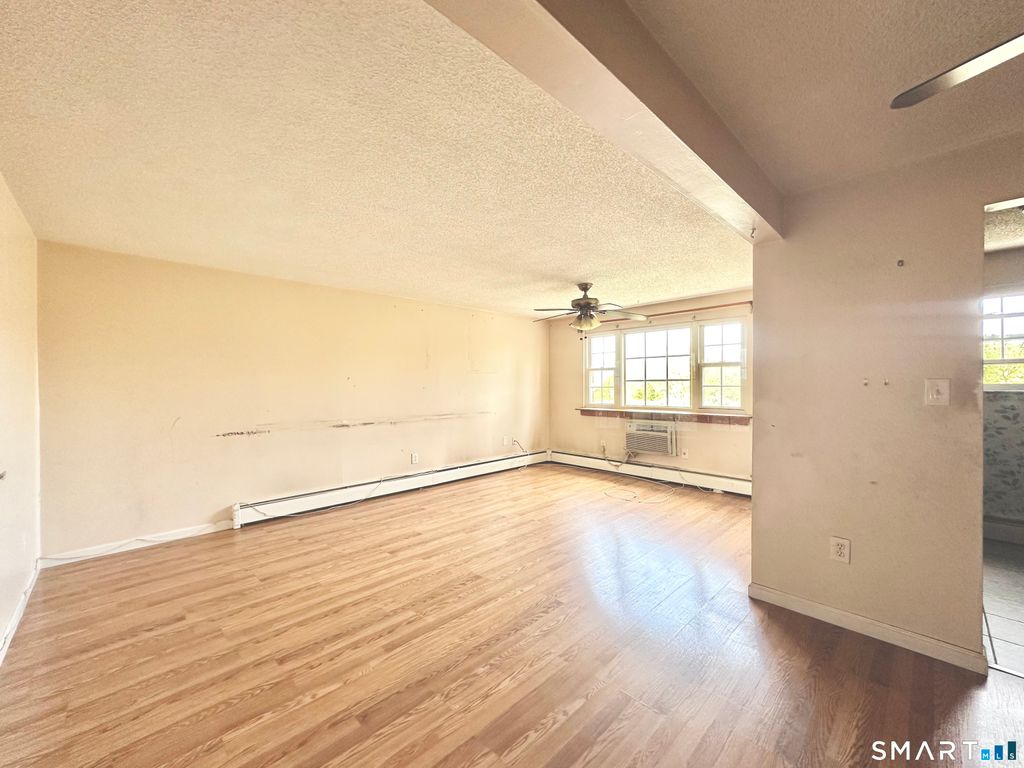 Photo of 35 Sigwin Drive #35, Wallingford, CT 06492 (MLS # 24170200)