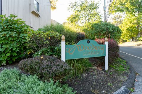 Photo of 19 Woodway Road #APT 14, Stamford, CT 06907 (MLS # 24138022)