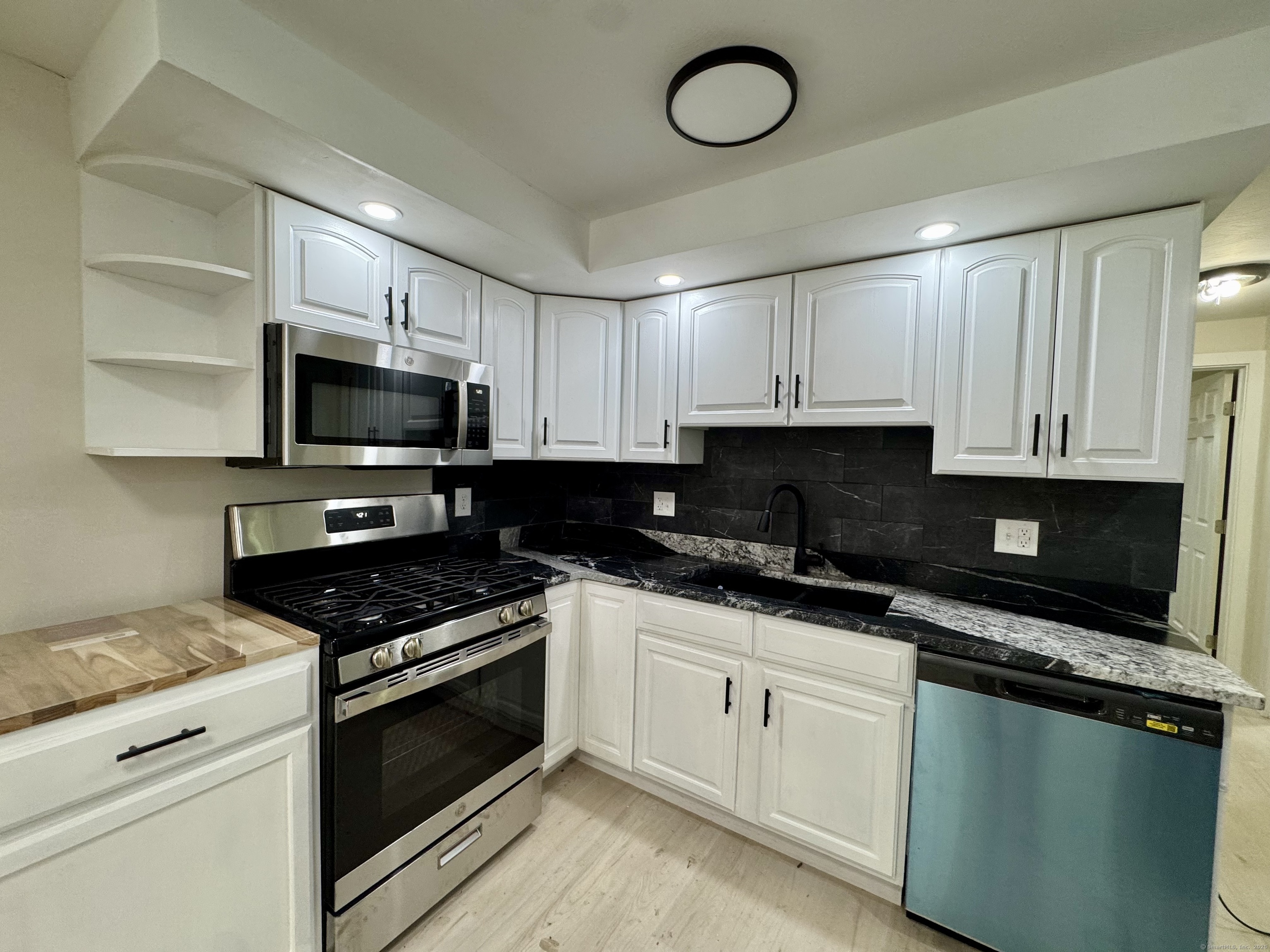 15 S Pine Street, Plainfield, Connecticut image 7