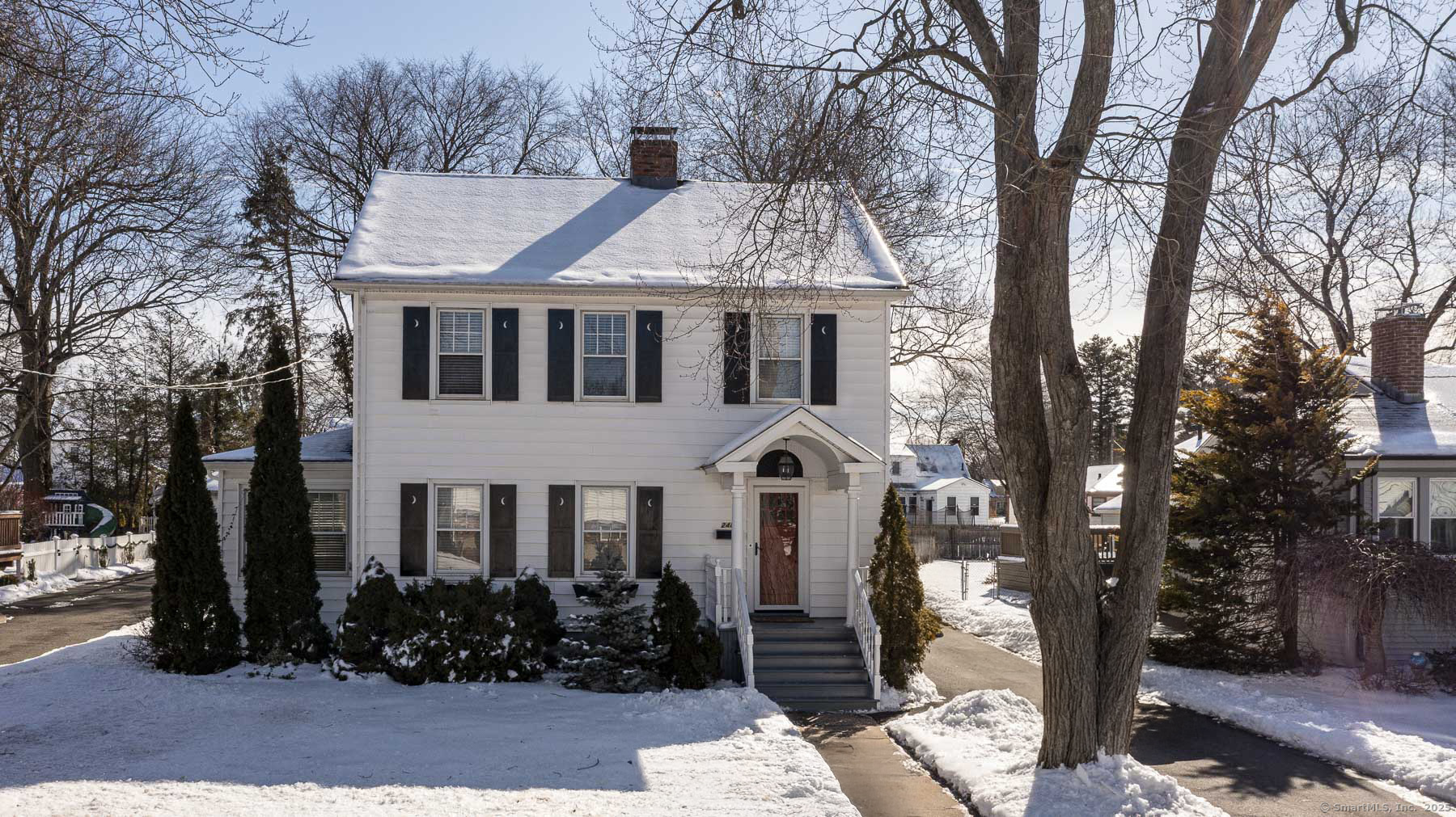 Brimfield Road, Wethersfield, Connecticut - 3 Bedrooms  
2 Bathrooms  
8 Rooms - 