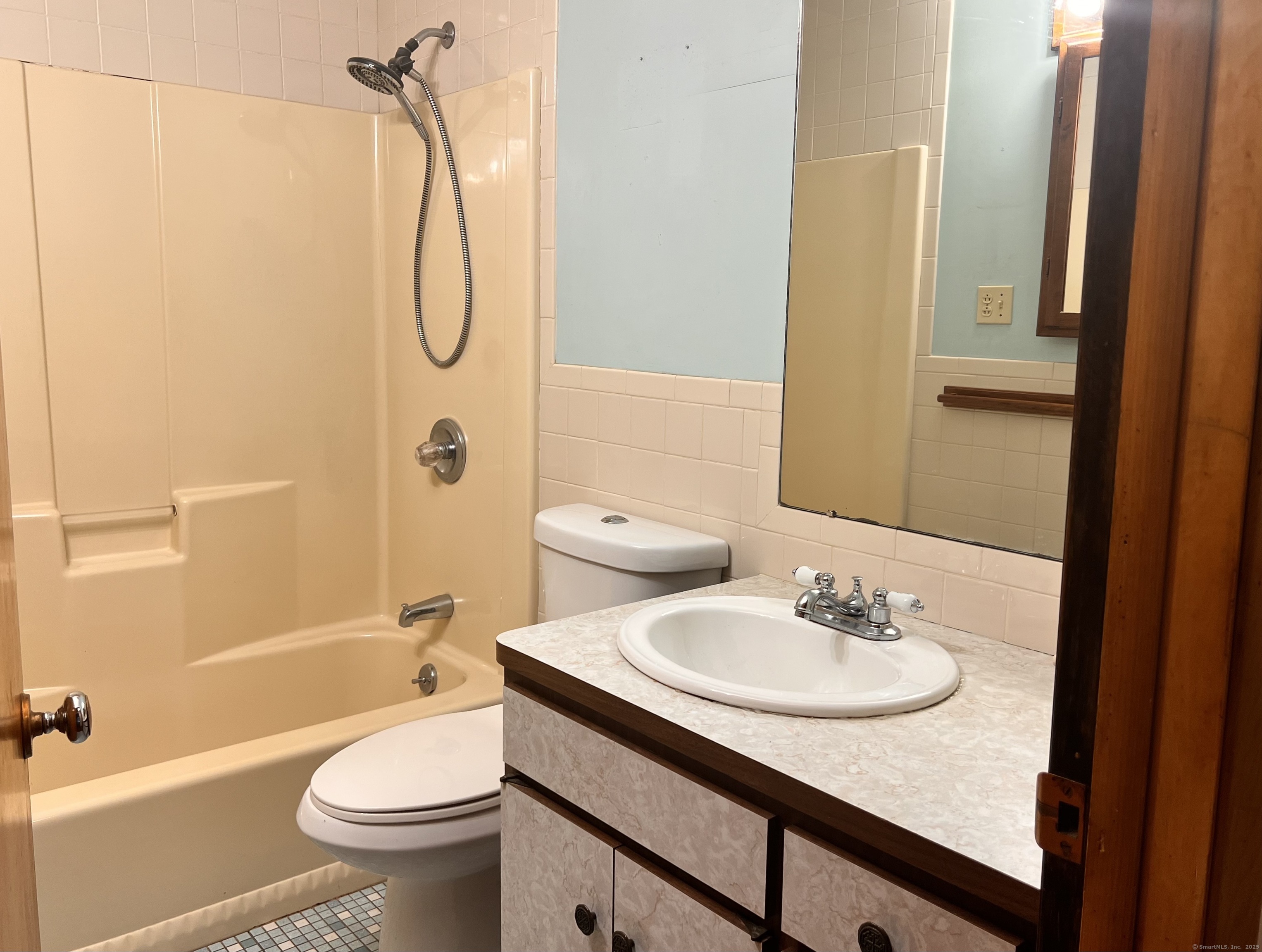 80 Village Circle, Hamden, Connecticut image 8