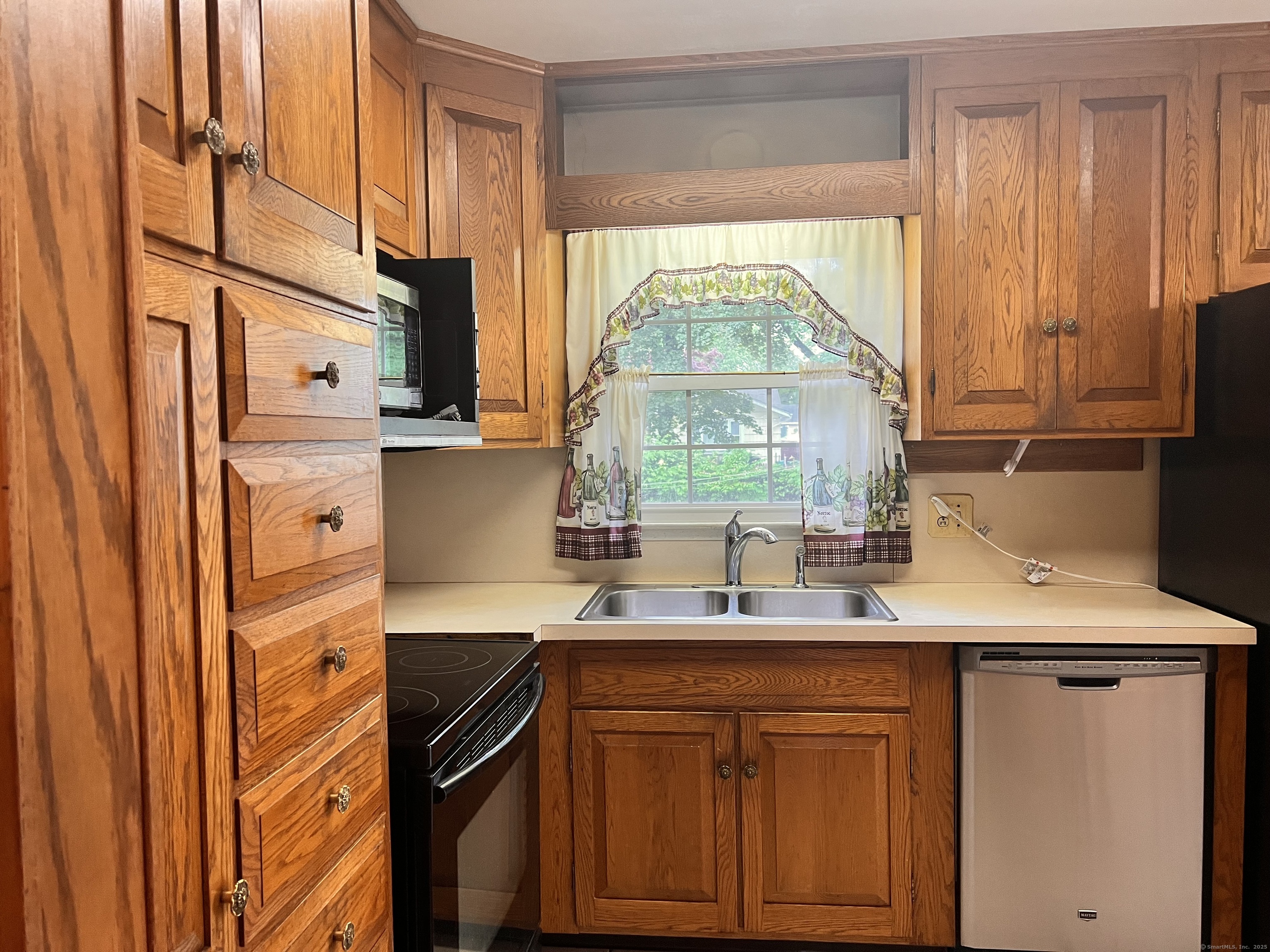 80 Village Circle, Hamden, Connecticut image 5