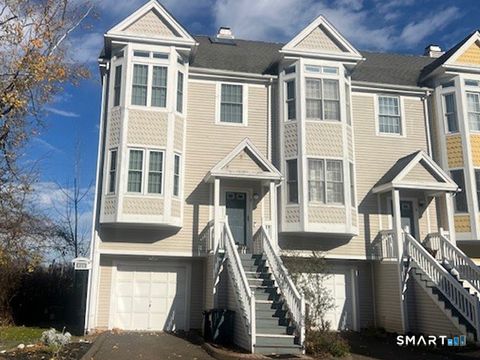 Condo For Sale - 924 Quinnipiac Avenue #APT 7<br/> New Haven, CT 06513