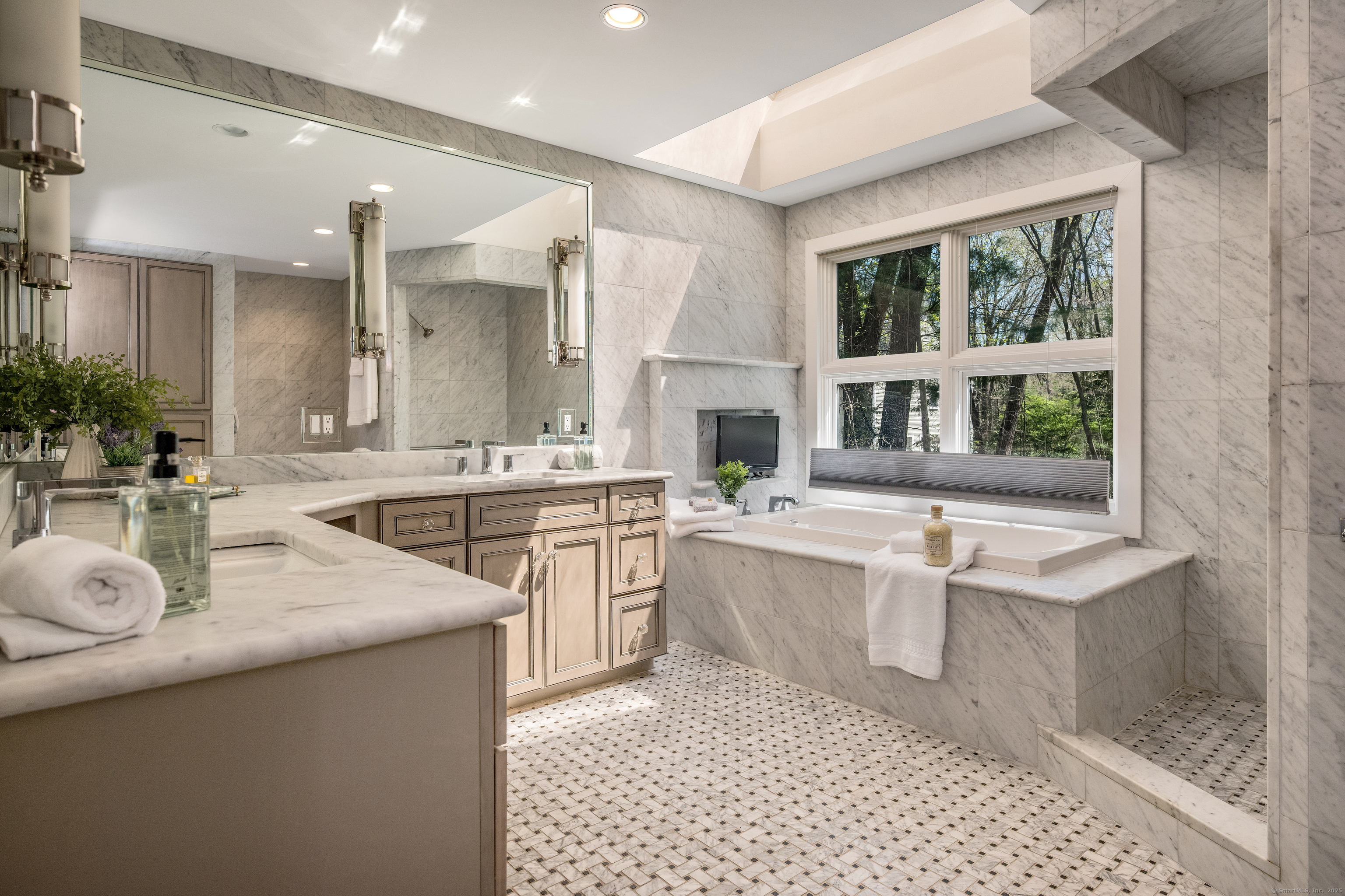 17 Ardsley Way, Avon, Connecticut image 18
