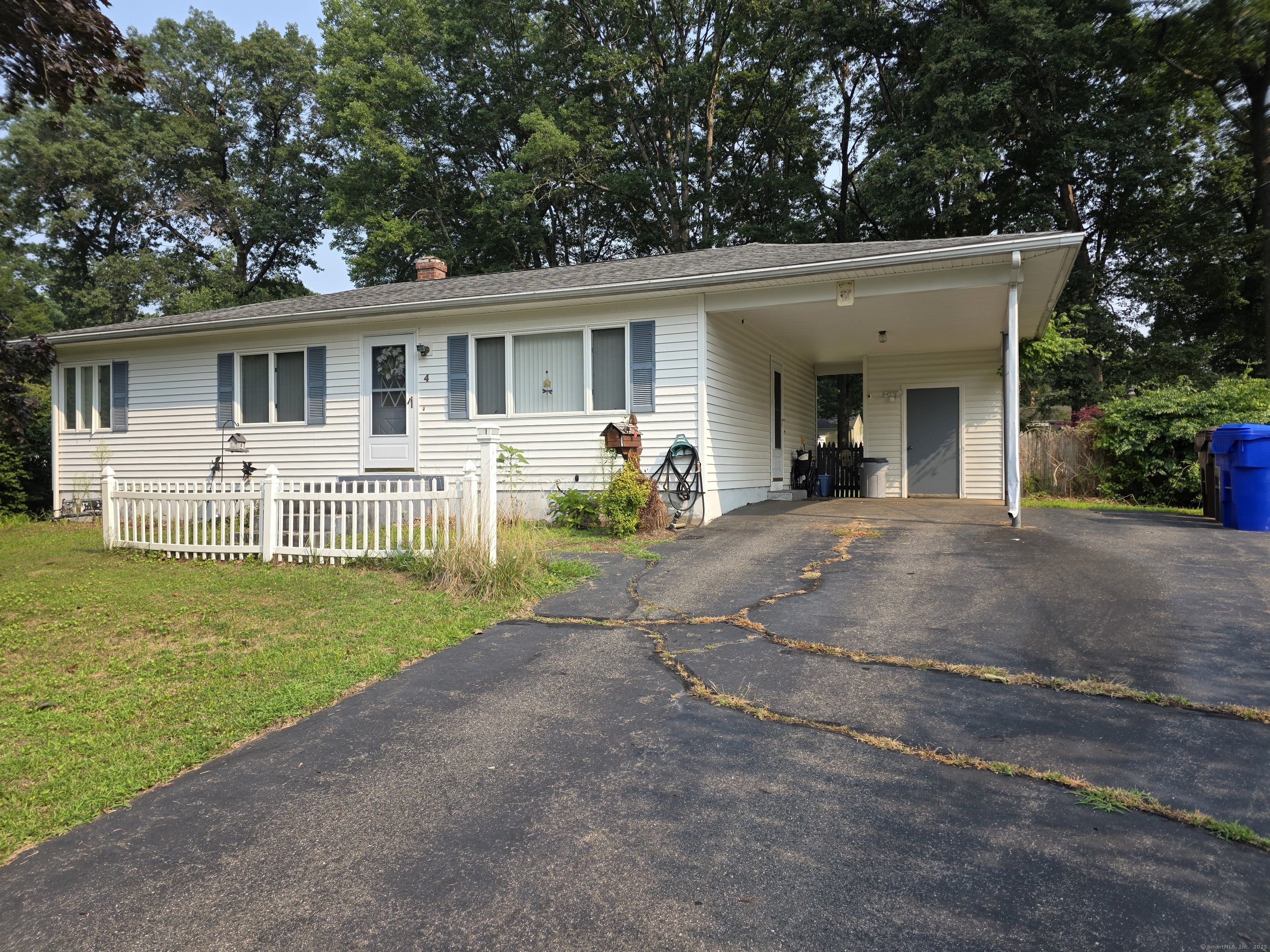 4 Douglas Drive