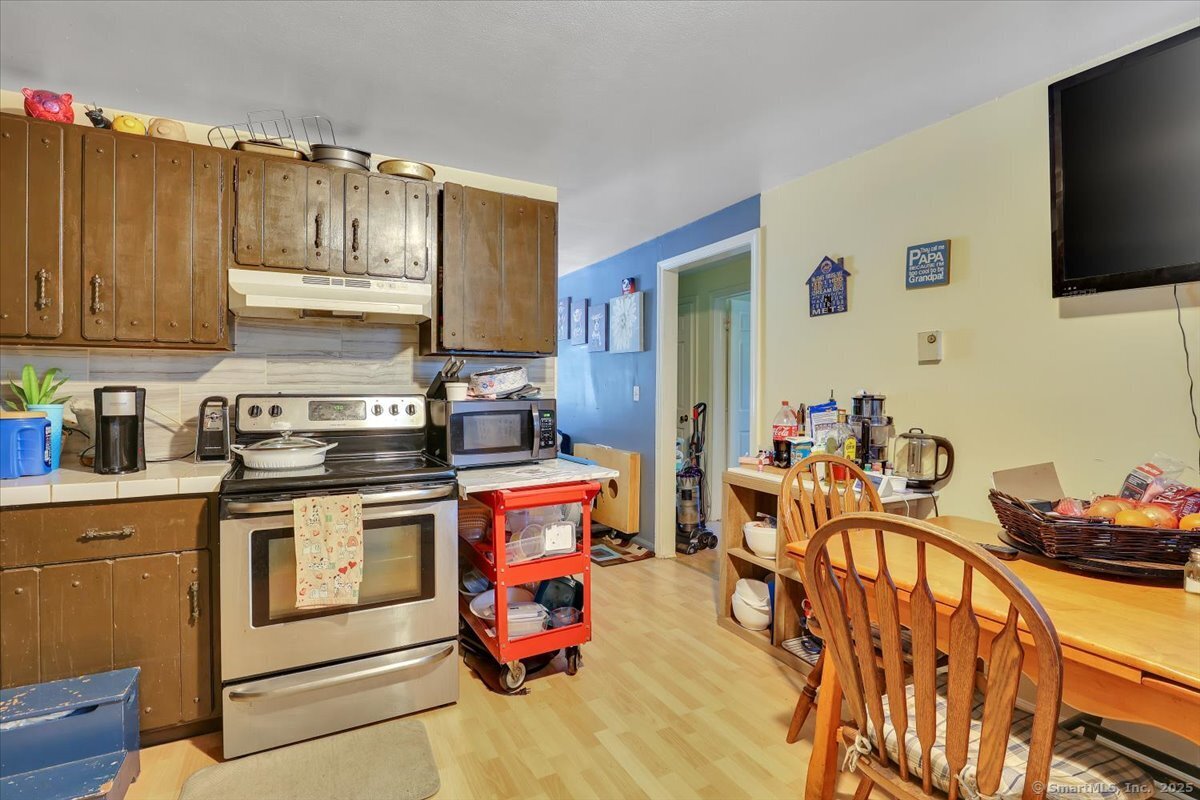 Montville, Connecticut 06370, United States, 13 Bedrooms Bedrooms, ,7 BathroomsBathrooms,Residential,Active,162784