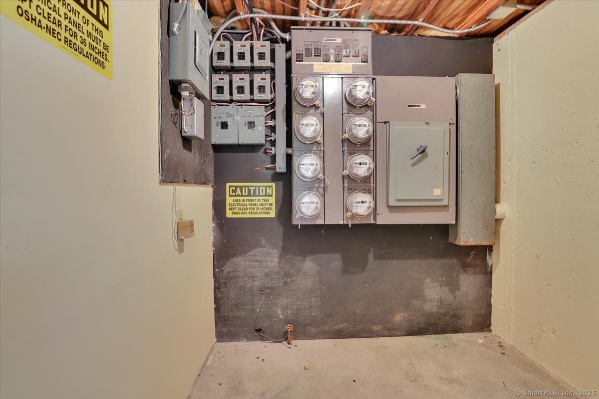 Montville, Connecticut 06370, United States, 13 Bedrooms Bedrooms, ,7 BathroomsBathrooms,Residential,Active,162784