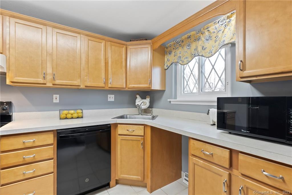 Photo 9 of 23 of 403 Cedar Hollow Drive 403 townhome