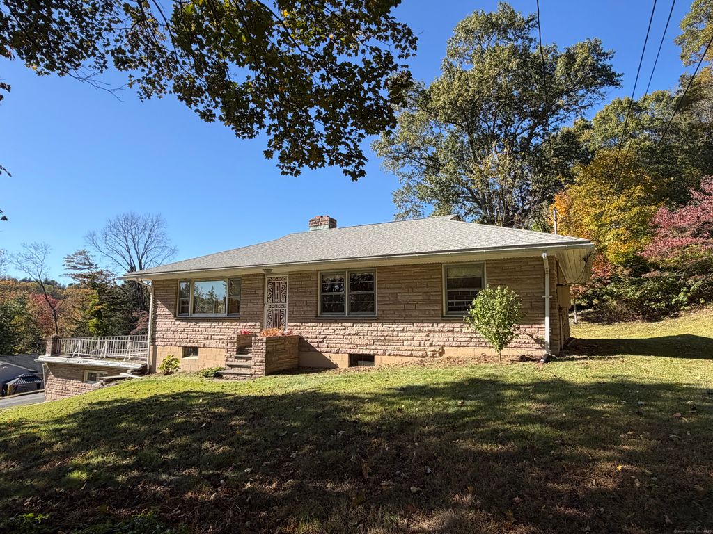 Photo of 10 Jeanette Road, Danbury, CT 06811 (MLS # 24134295)