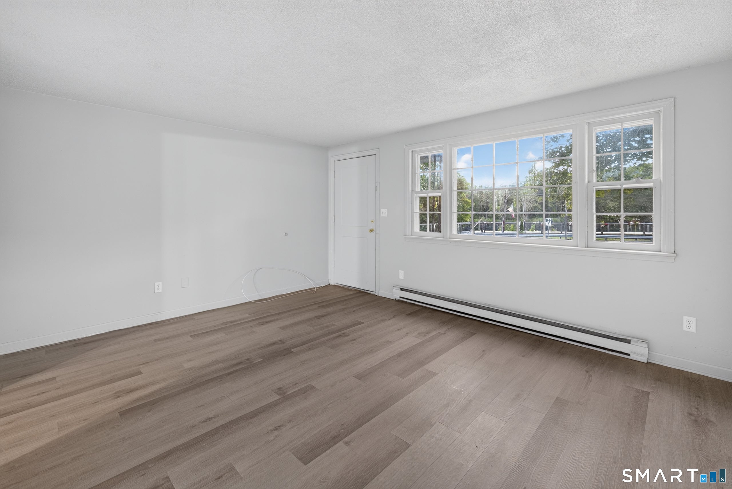 11B Maple Avenue