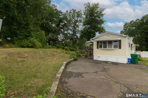 Tiny photo for 525 E Main Street #Trlr 33, Branford, CT 06405 (MLS # 24187820)