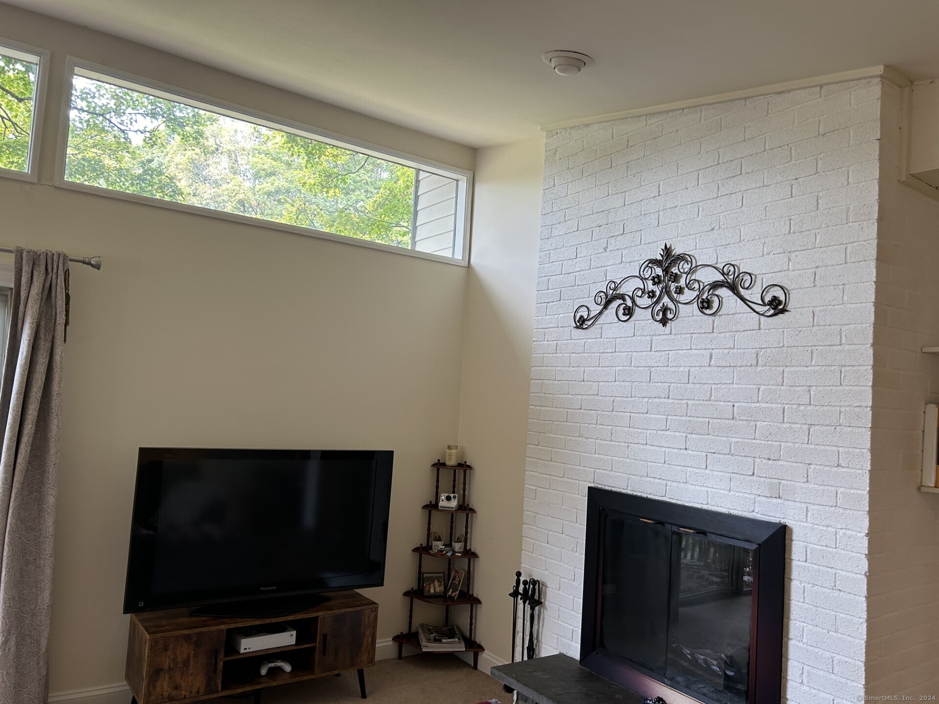 Bacon Pond Road Apt 233, Woodbury, Connecticut - 2 Bedrooms  
1 Bathrooms  
5 Rooms - 