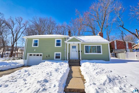 Photo of 41 Sunnybrook Bend, Waterbury, CT 06708 (MLS # 24152238)