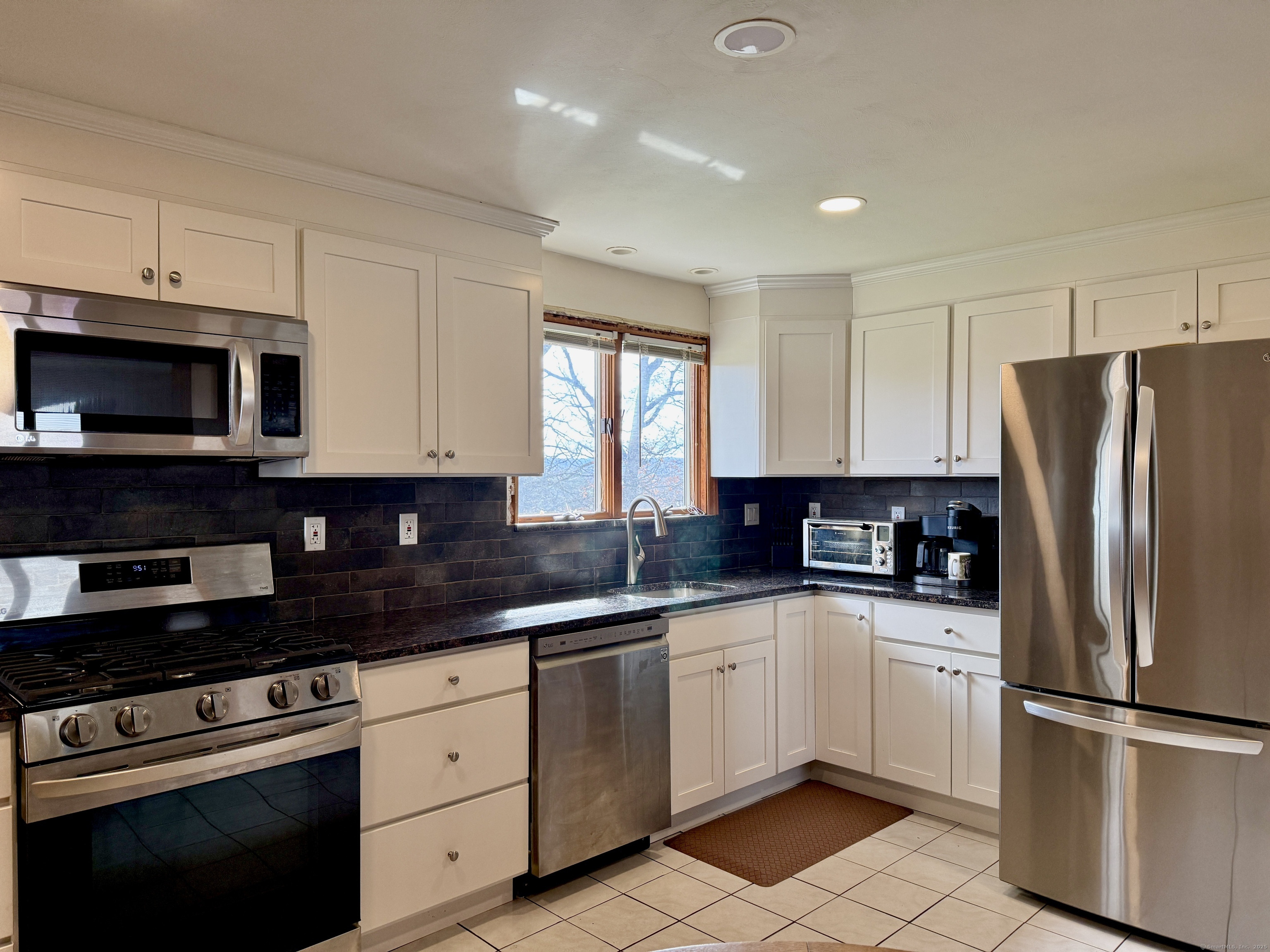 52 Brookline Drive, East Hartford, Connecticut image 3