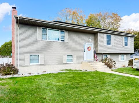 10 Seventh Avenue Waterford CT 06385