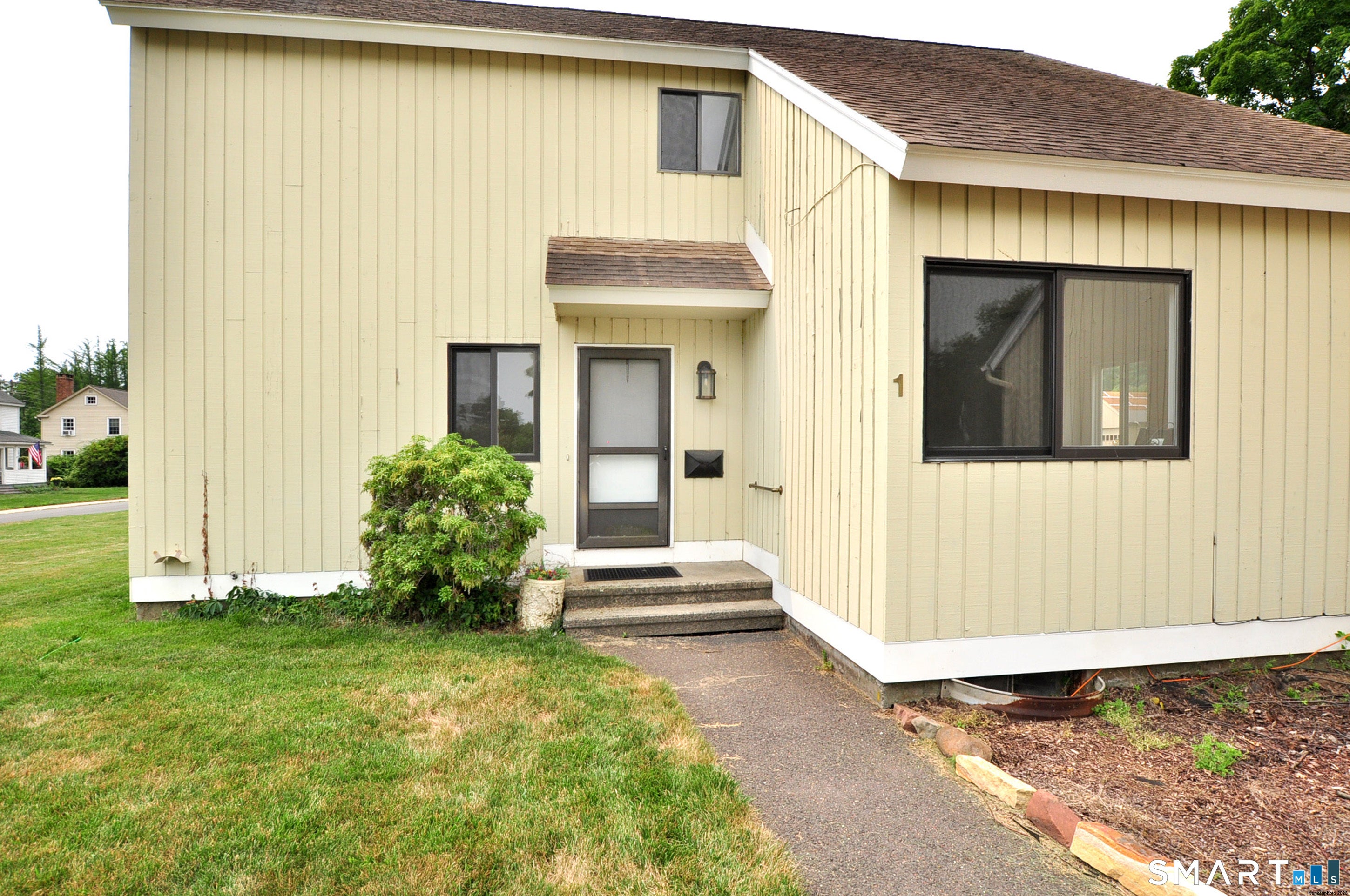 1 Meadow Court 1