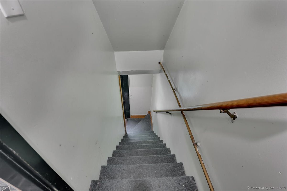 389 Pleasant Street