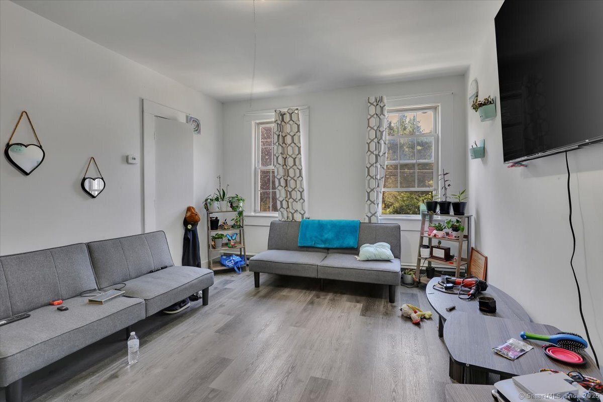 Windham, Connecticut 06226, United States, 8 Bedrooms Bedrooms, ,4 BathroomsBathrooms,Residential,Active,180351