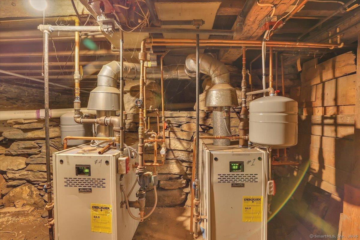 Windham, Connecticut 06226, United States, 8 Bedrooms Bedrooms, ,4 BathroomsBathrooms,Residential,Active,180351