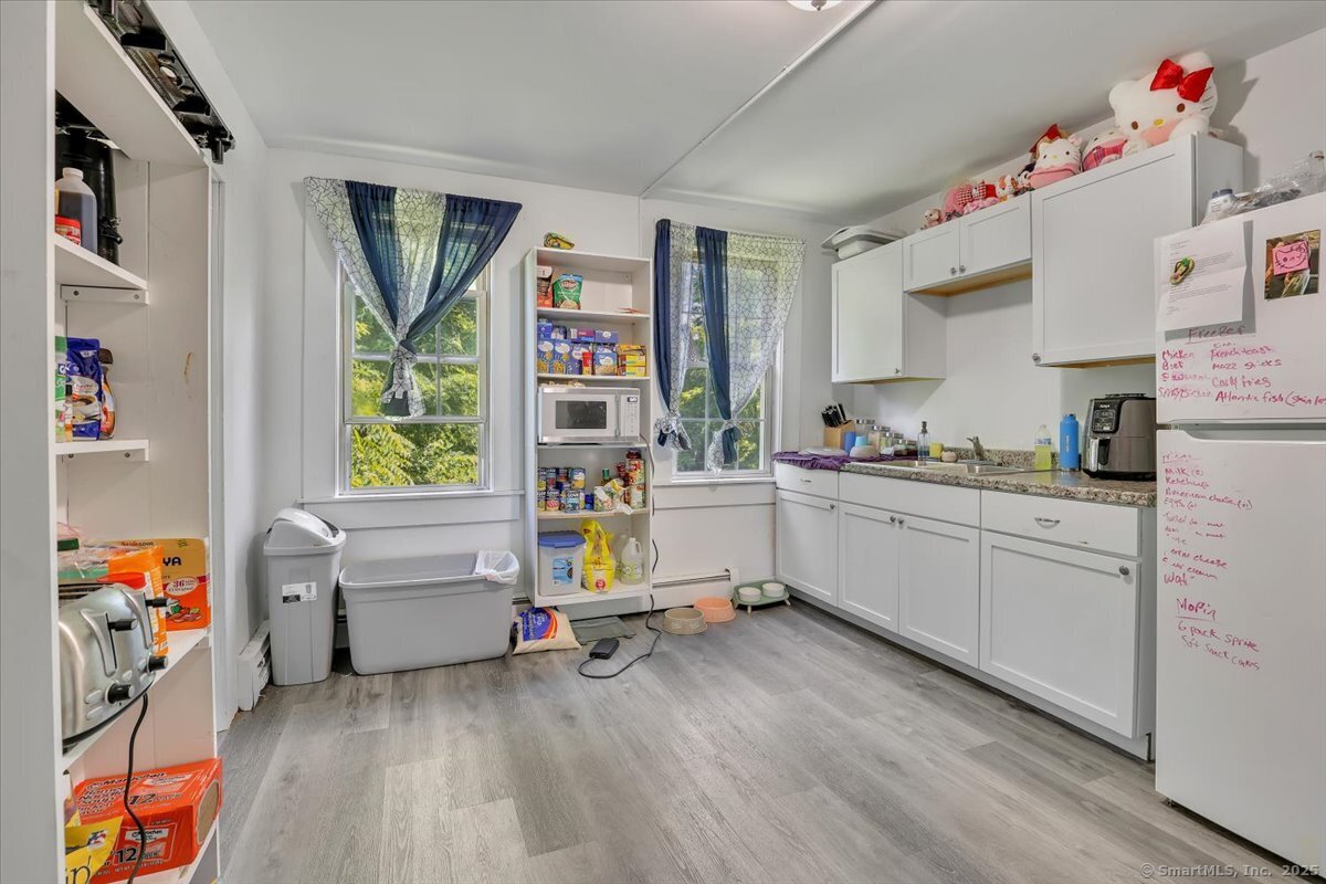 Windham, Connecticut 06226, United States, 8 Bedrooms Bedrooms, ,4 BathroomsBathrooms,Residential,Active,180351