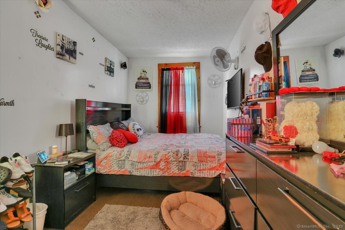 Windham, Connecticut 06226, United States, 8 Bedrooms Bedrooms, ,4 BathroomsBathrooms,Residential,Active,180351