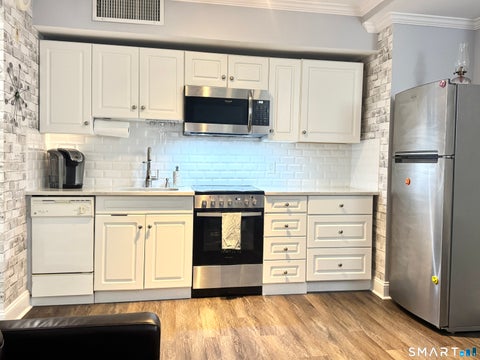 Photo of 59 Courtland Avenue #2M, Stamford, CT 06902 (MLS # 24214163)