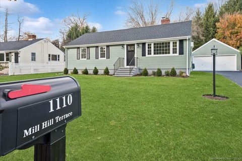 Photo of 1110 Mill Hill Terrace, Fairfield, CT 06890 (MLS # 24140063)