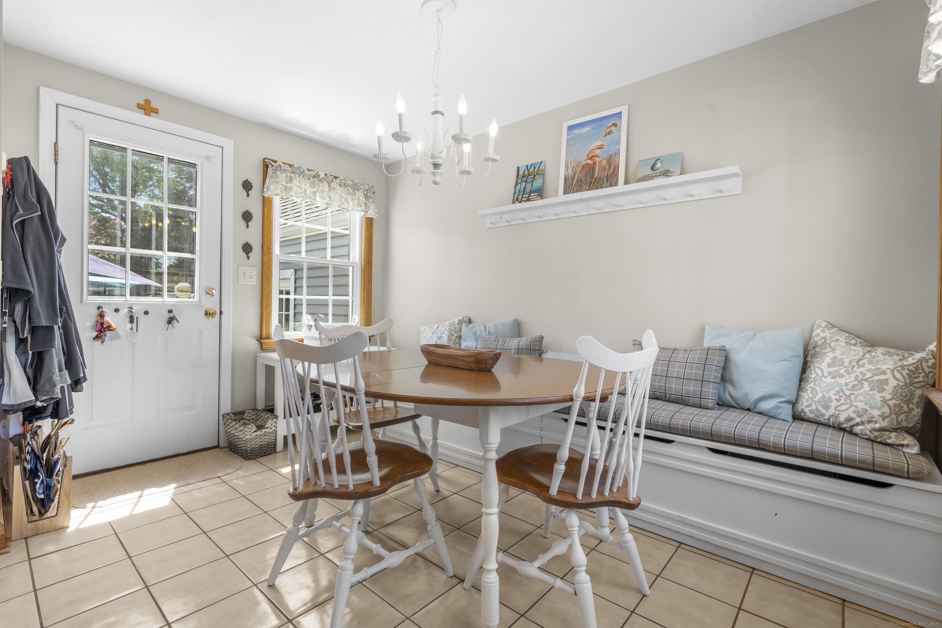 26 Knob Hill Drive, Hamden, Connecticut image 10