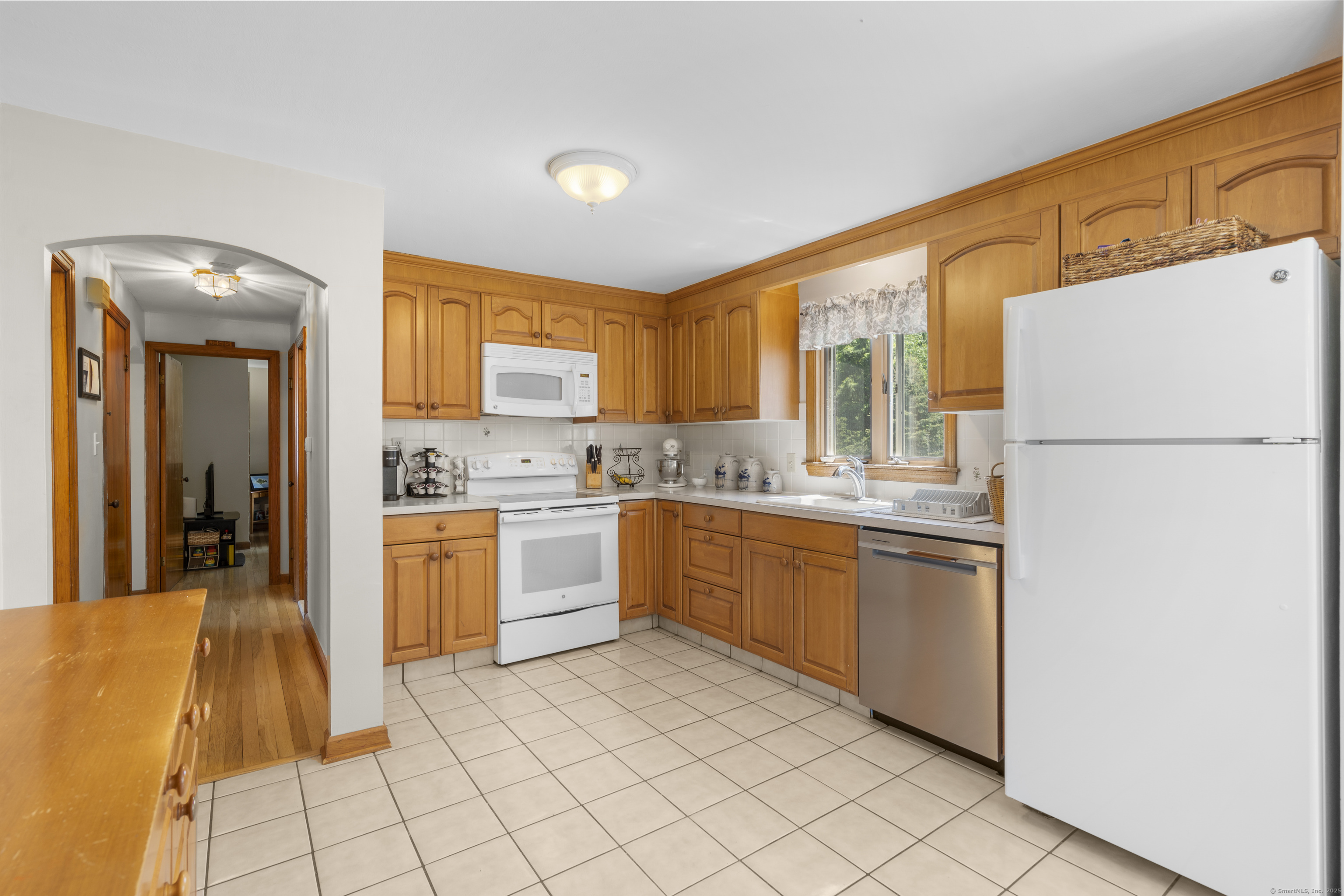 26 Knob Hill Drive, Hamden, Connecticut image 9