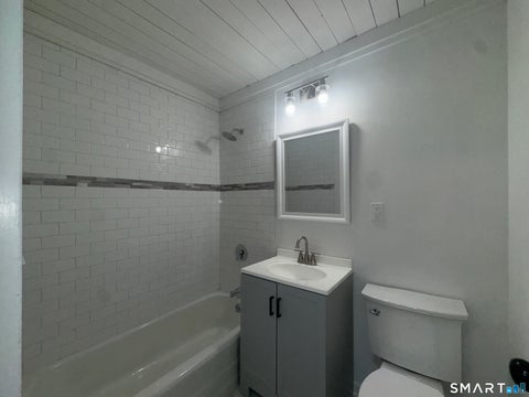 Tiny photo for 2370 North Avenue #4D, Bridgeport, CT 06604 (MLS # 24200443)