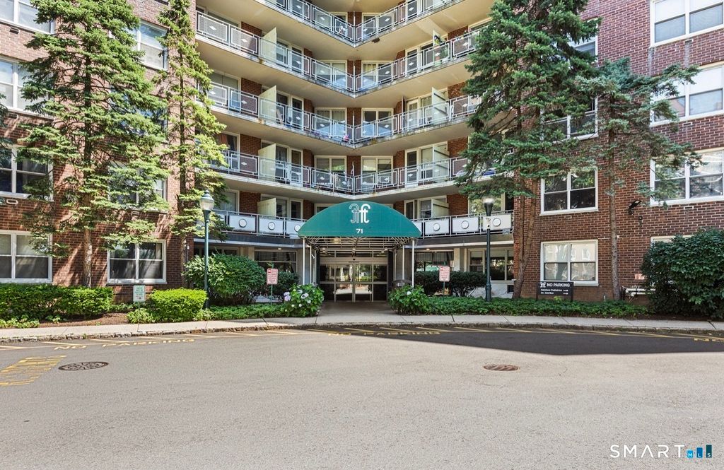 Photo of 71 Strawberry Hill Avenue #APT 515, Stamford, CT 06902 (MLS # 24151829)