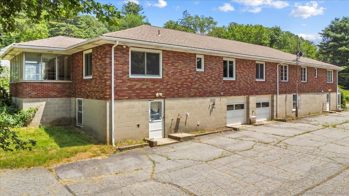 183 Putnam Pike