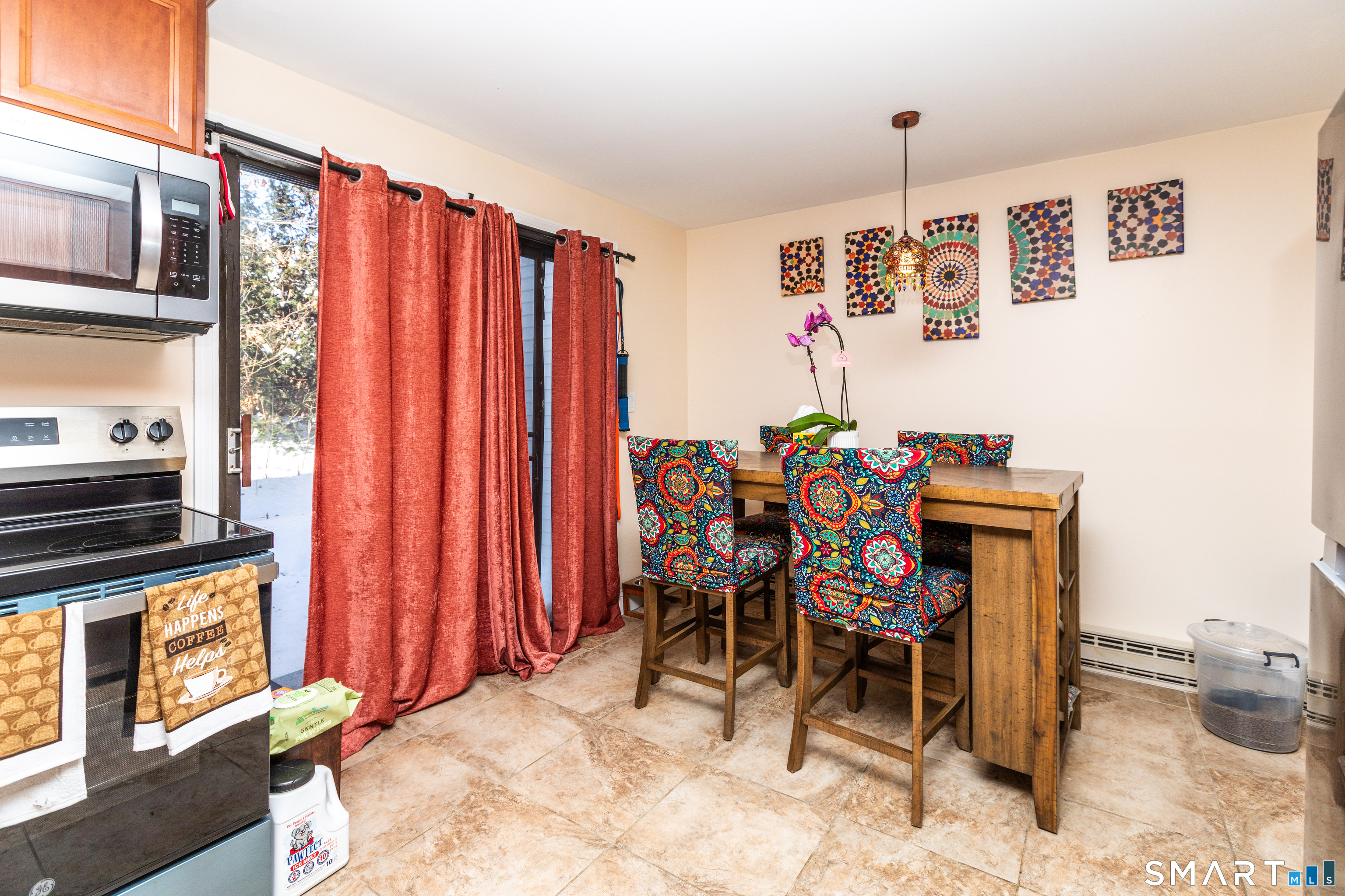 248 Woodford Avenue 9